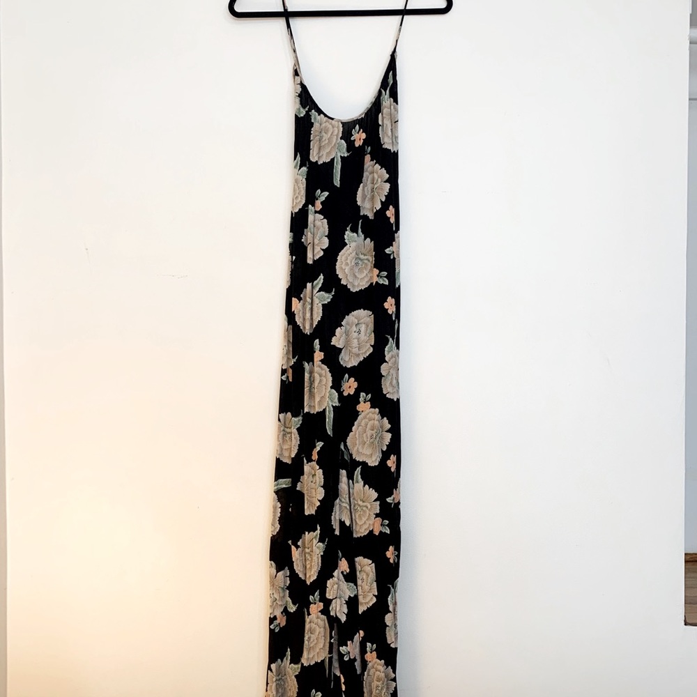 Cross back flowered maxi dress